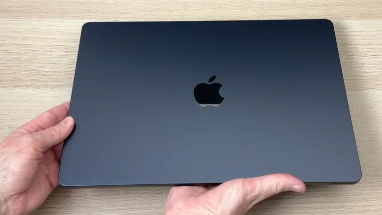 Unboxing MacBook Air M3
